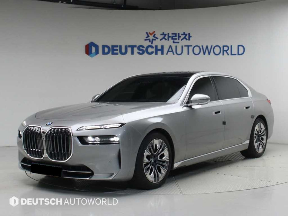 BMW 7-Series — photo 01