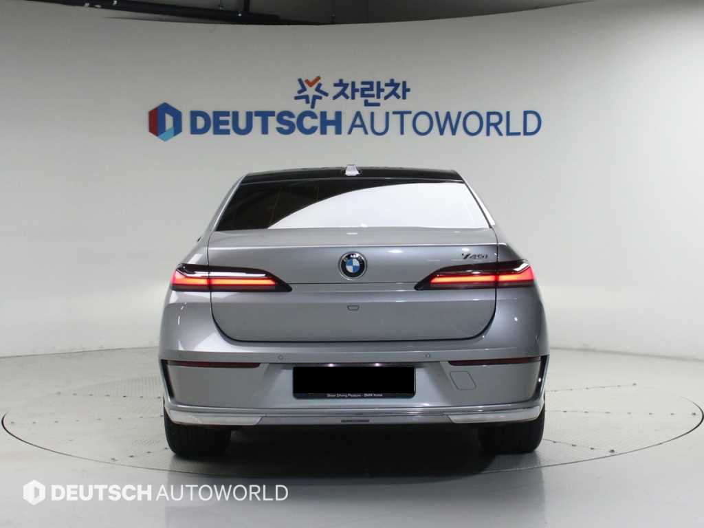 BMW 7-Series — photo 04