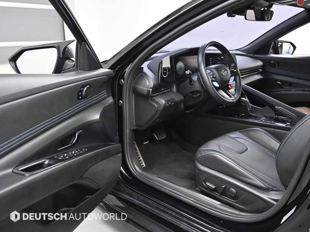 Hyundai Avante — photo 11