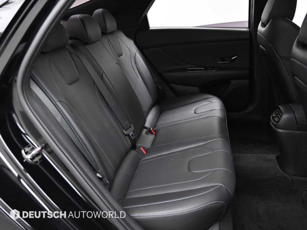 Hyundai Avante — photo 12