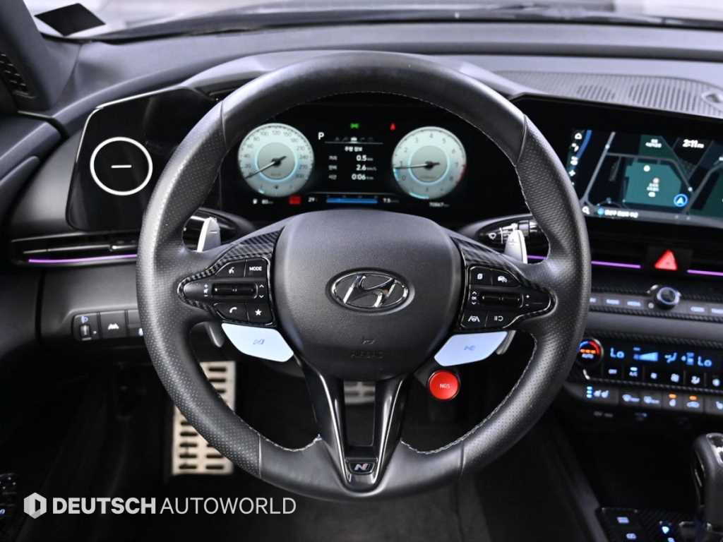 Hyundai Avante — photo 13