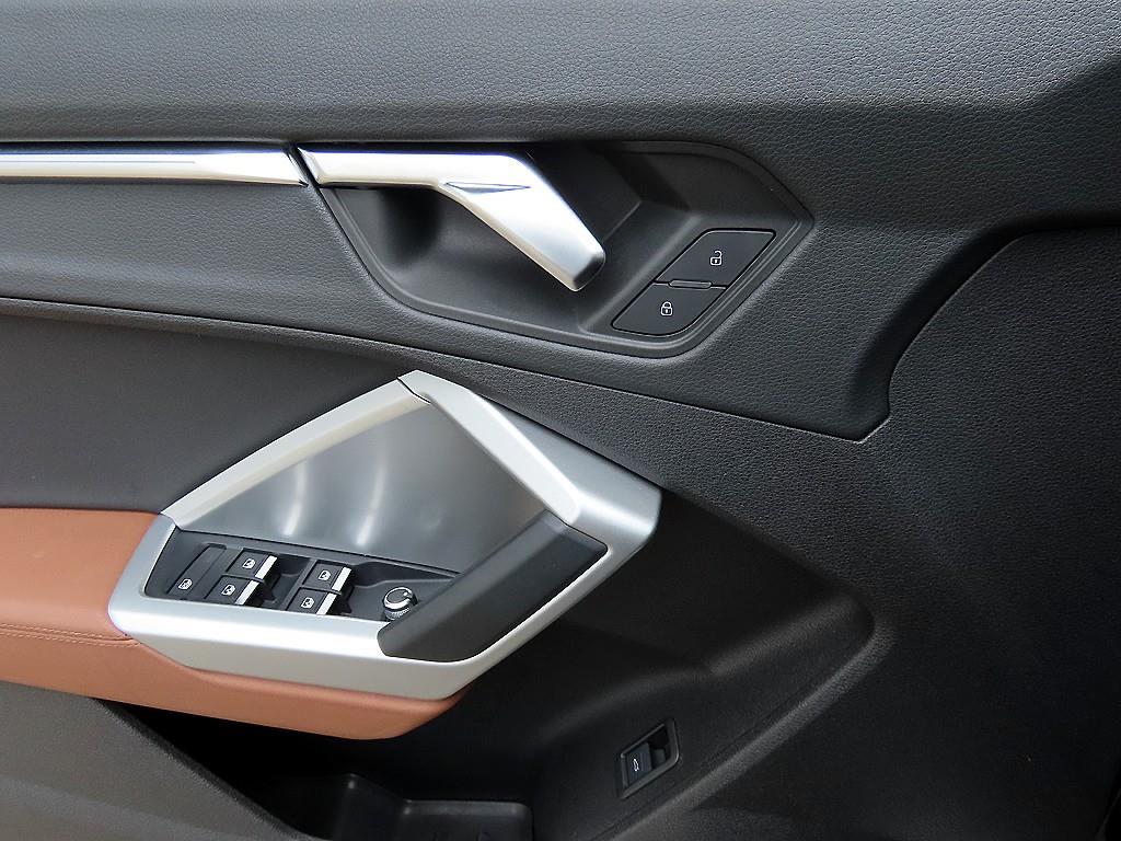 Audi Q3 — photo 11
