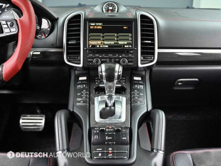 Porsche Cayenne — photo 14