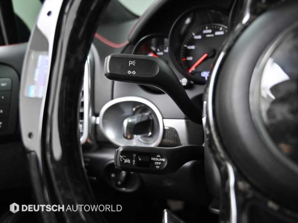 Porsche Cayenne — photo 17