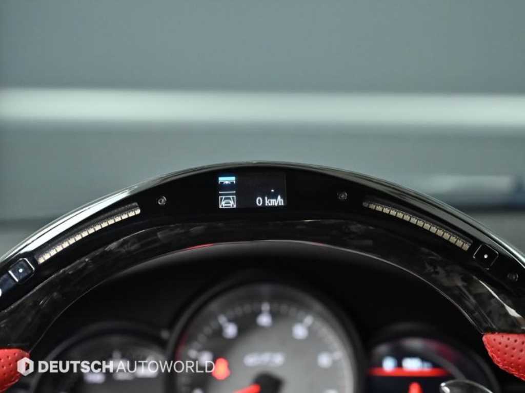 Porsche Cayenne — photo 18