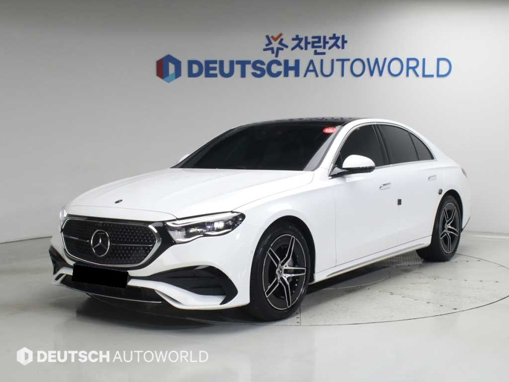 Mercedes-Benz E-Class — photo 01