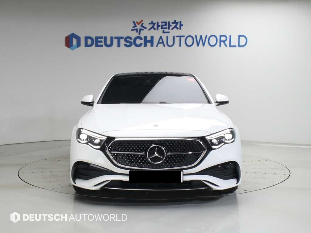 Mercedes-Benz E-Class — photo 03