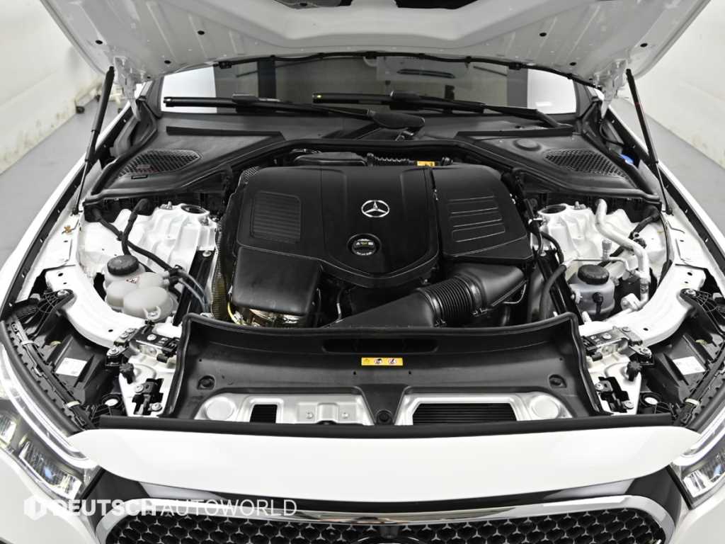 Mercedes-Benz E-Class — photo 06