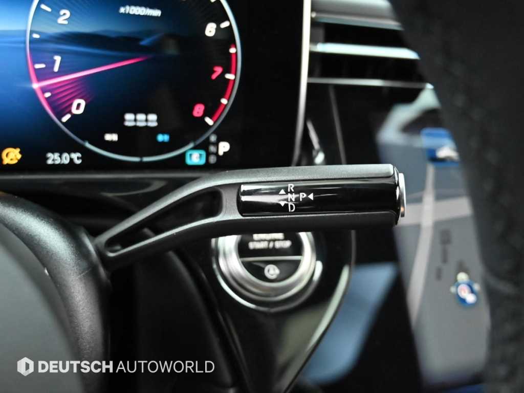 Mercedes-Benz E-Class — photo 09