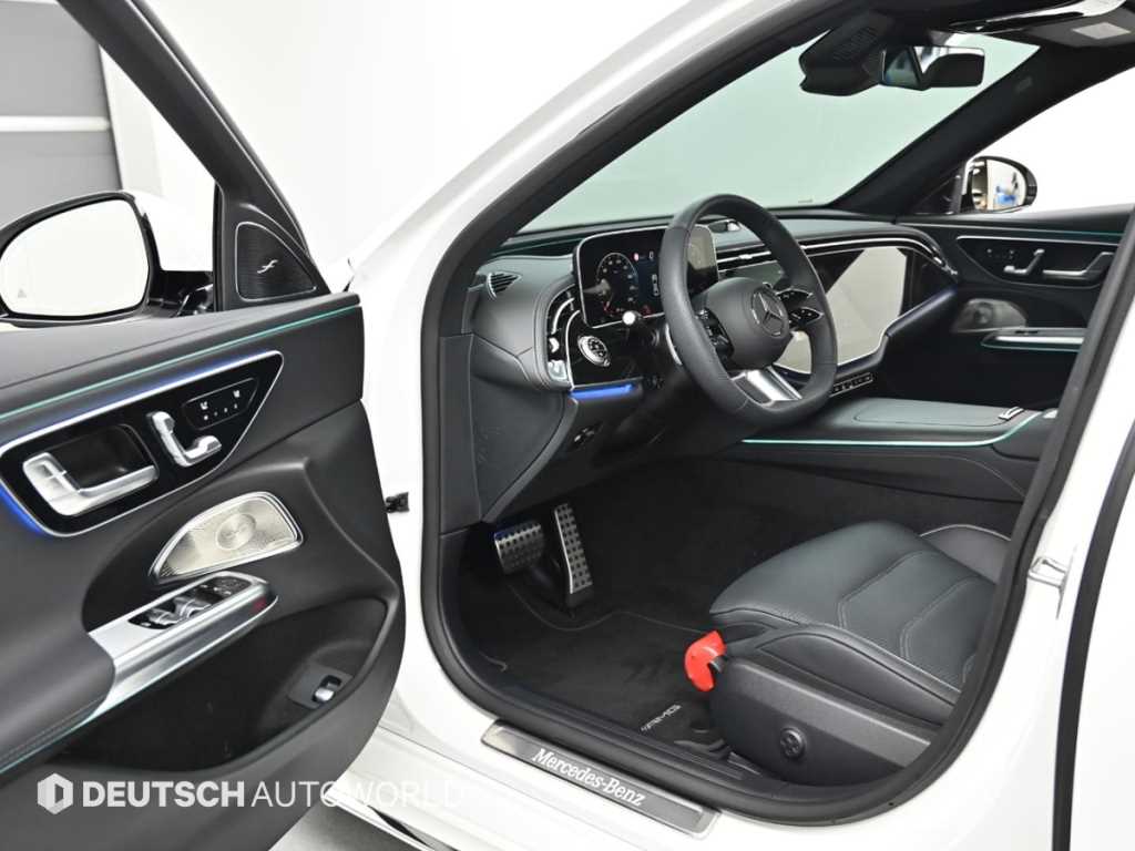 Mercedes-Benz E-Class — photo 11