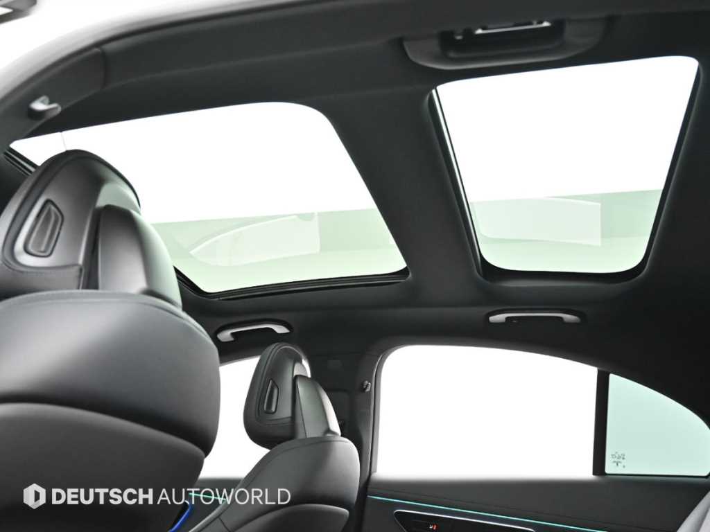 Mercedes-Benz E-Class — photo 18
