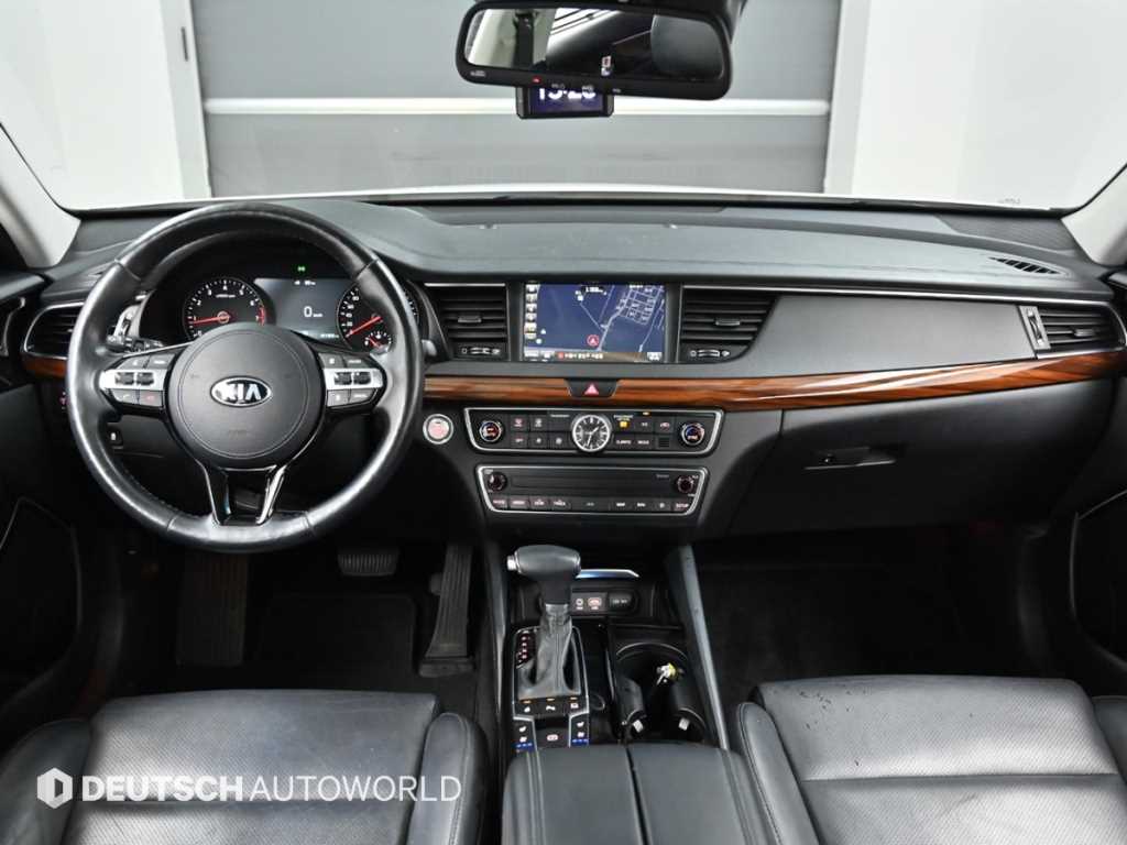 Kia K7 — photo 08