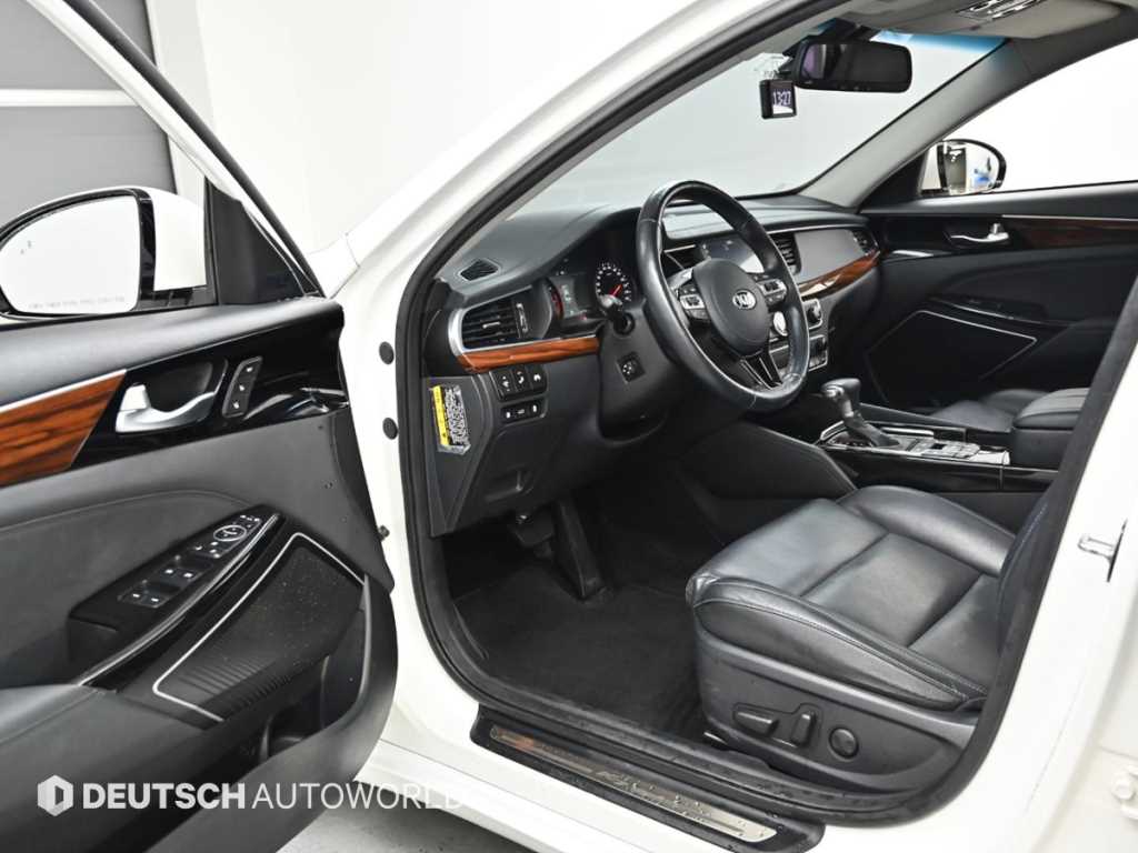 Kia K7 — photo 10