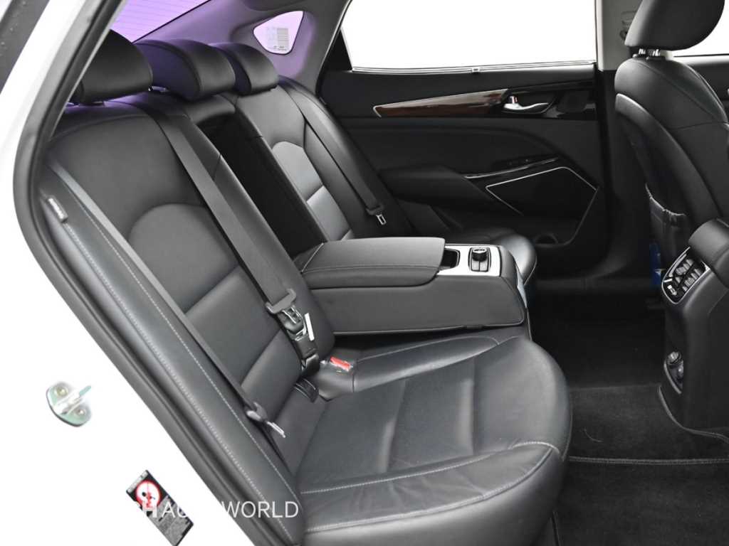 Kia K7 — photo 13