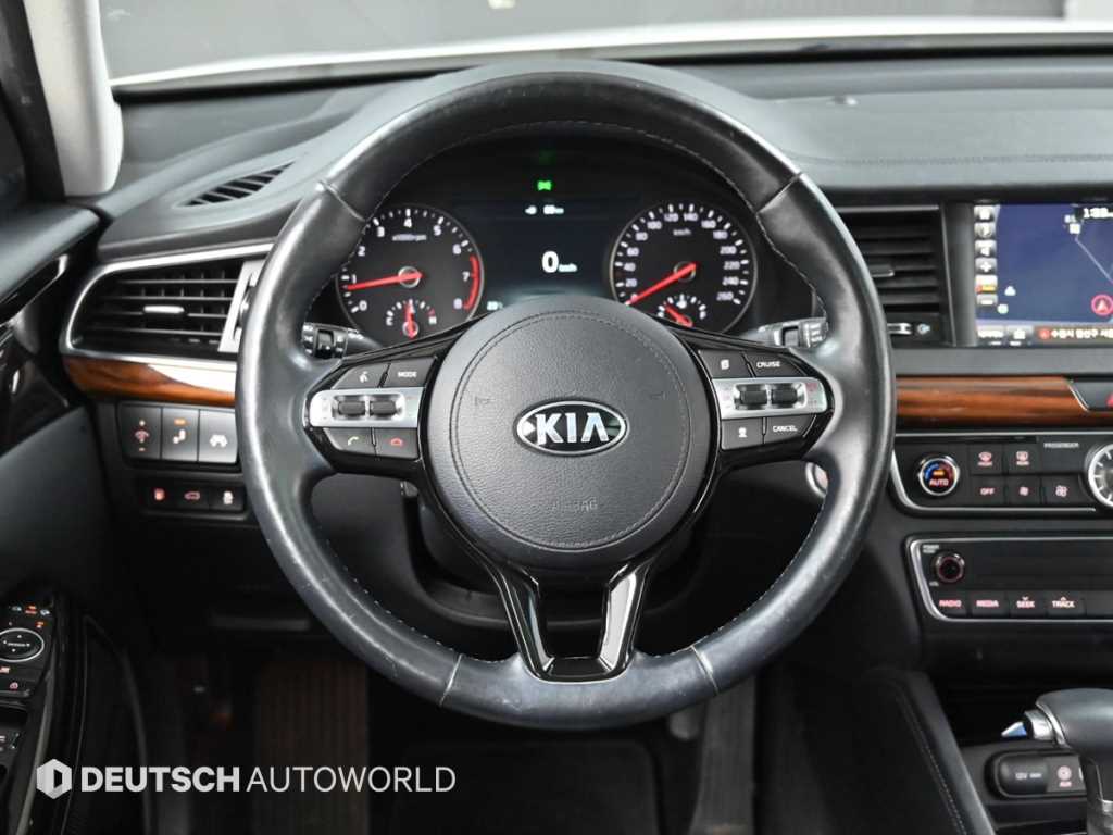 Kia K7 — photo 14