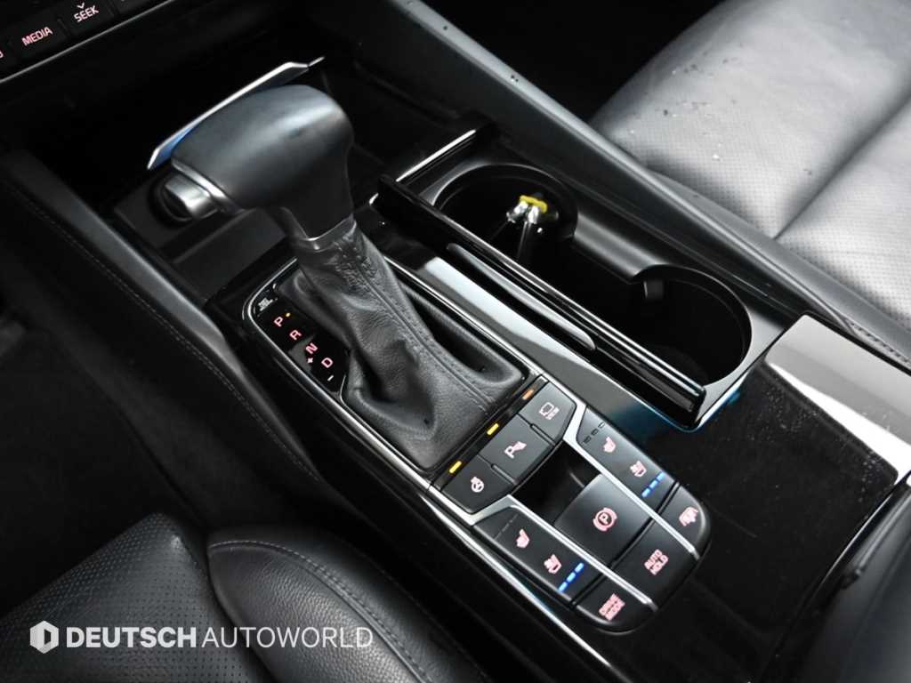 Kia K7 — photo 18