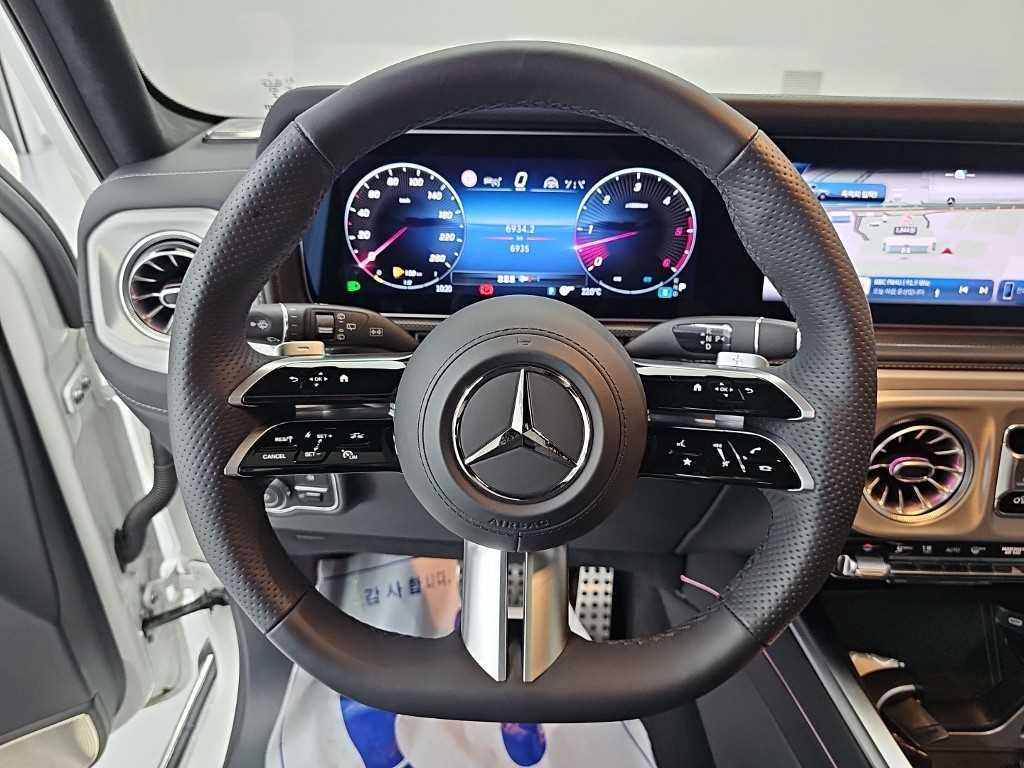 Mercedes-Benz G-Class — photo 09
