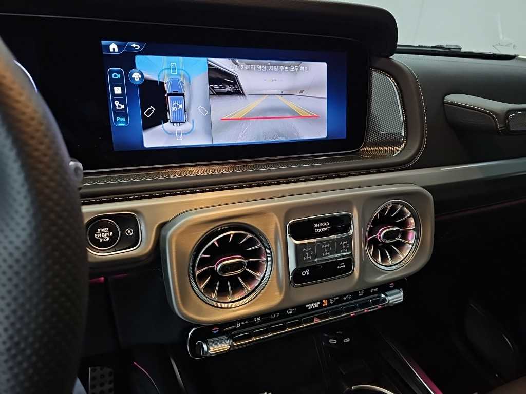 Mercedes-Benz G-Class — photo 10