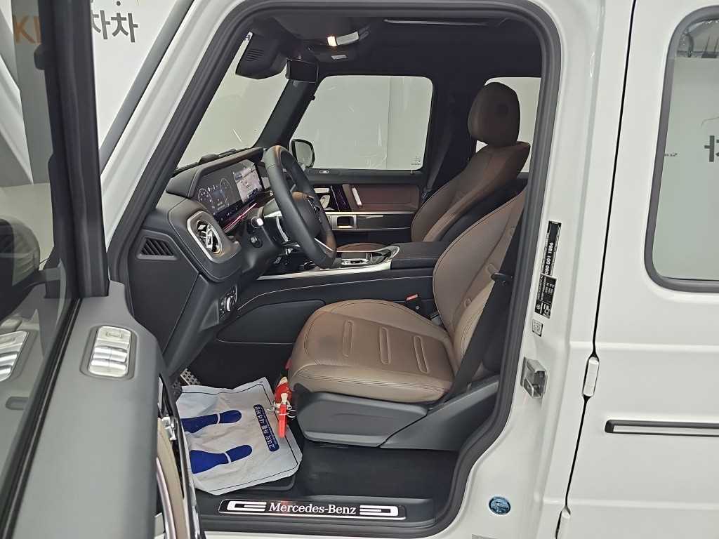Mercedes-Benz G-Class — photo 11