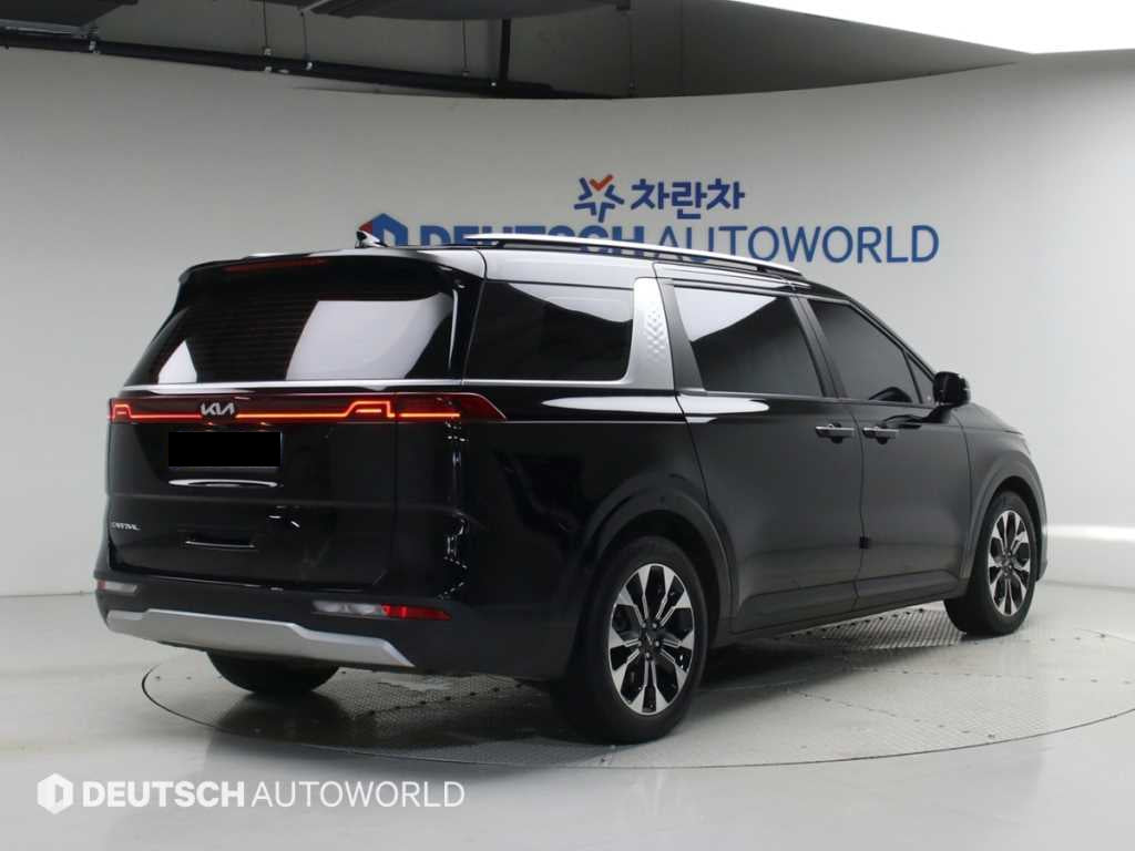 Kia Carnival — photo 02