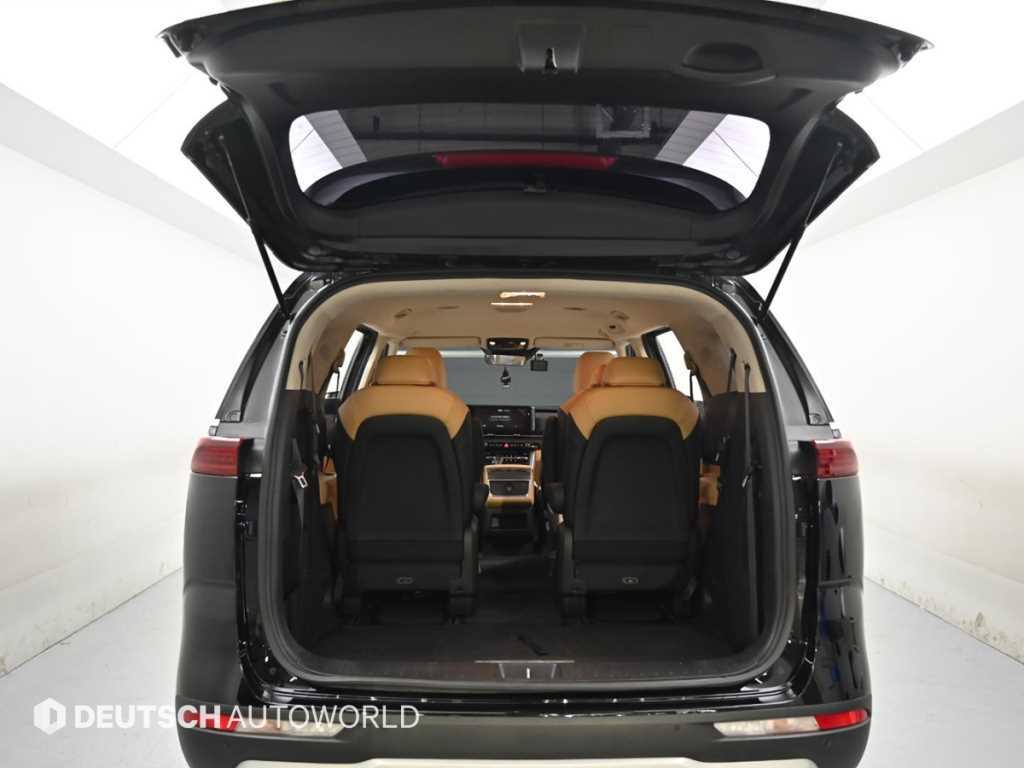 Kia Carnival — photo 19