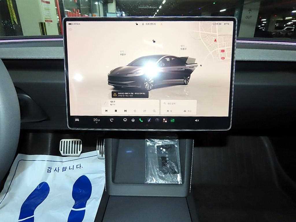 Tesla Model 3 — photo 11