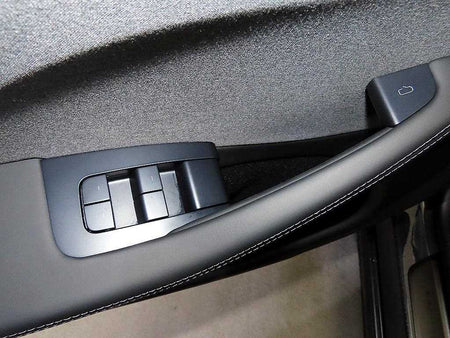 Tesla Model 3 — photo 12