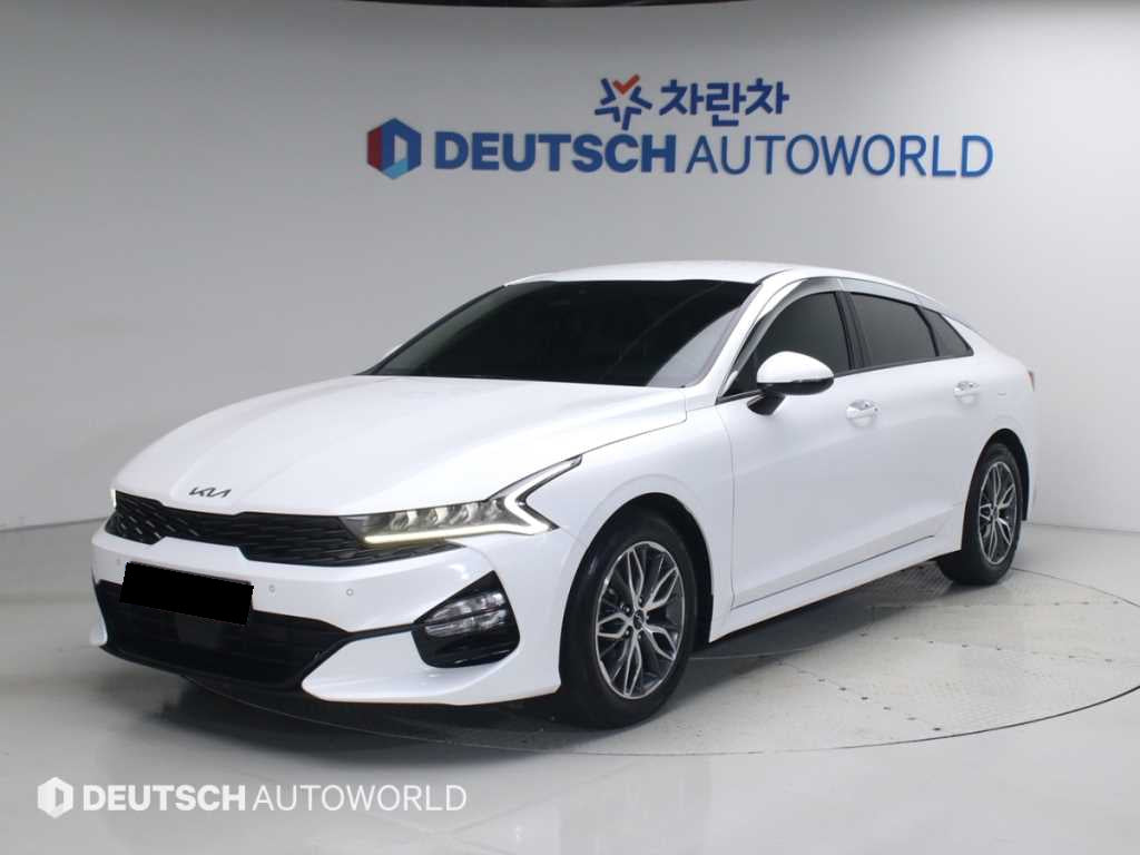 Kia K5 — photo 01