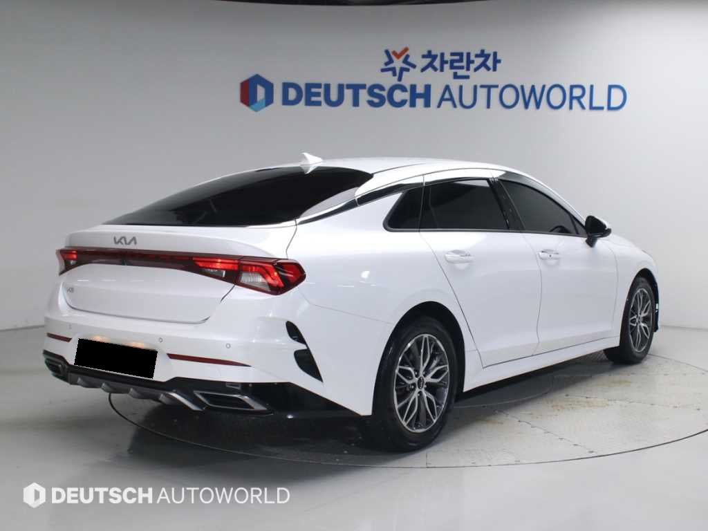 Kia K5 — photo 02