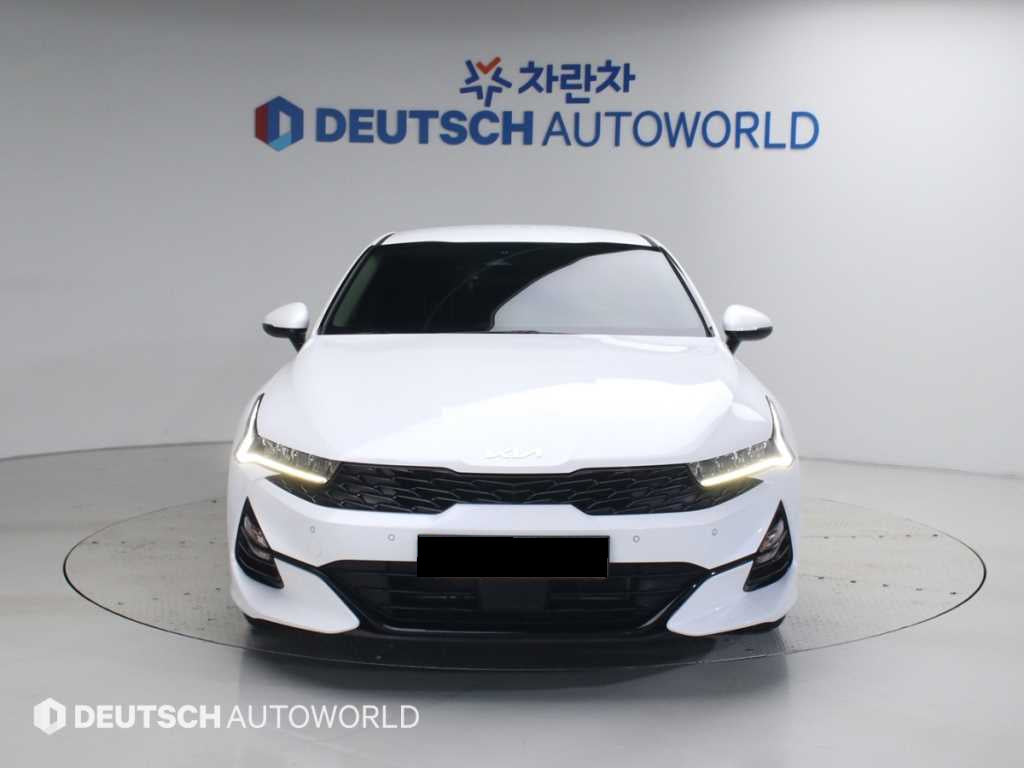 Kia K5 — photo 03