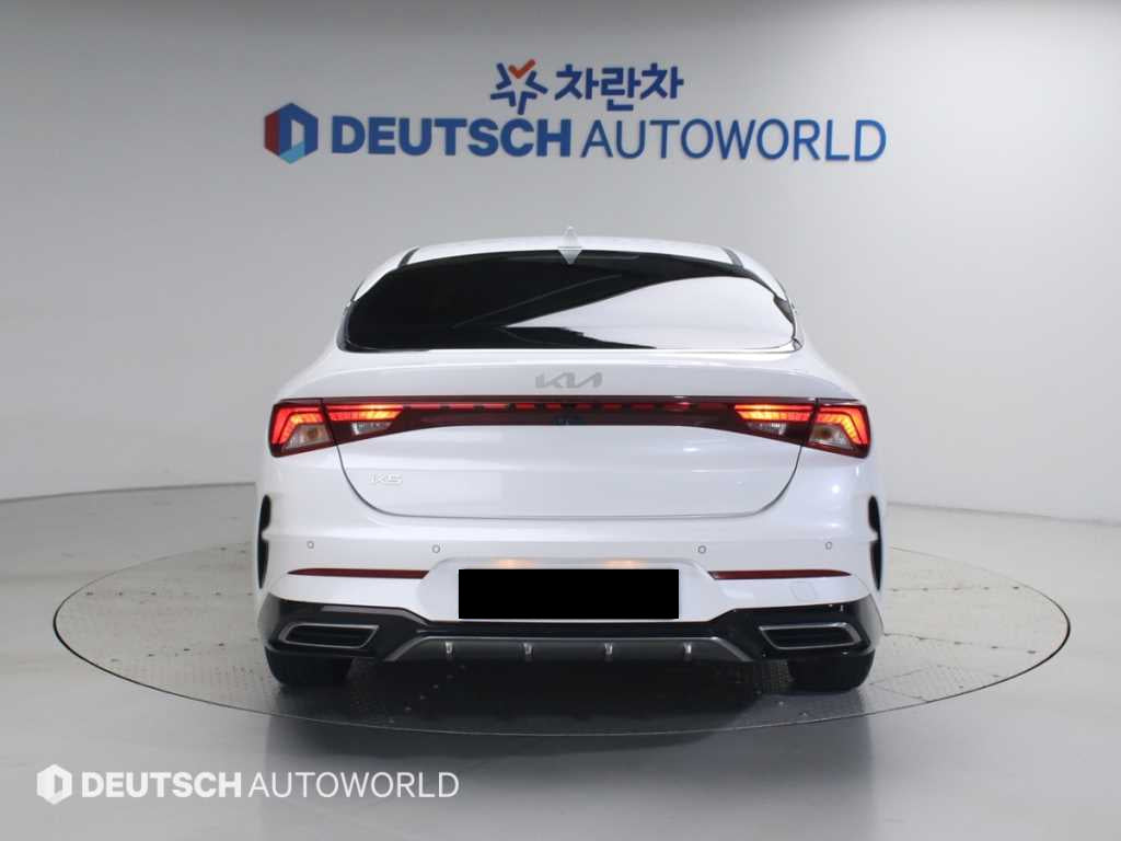 Kia K5 — photo 04