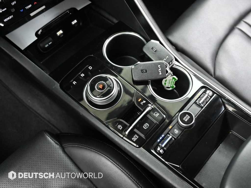 Kia K5 — photo 09