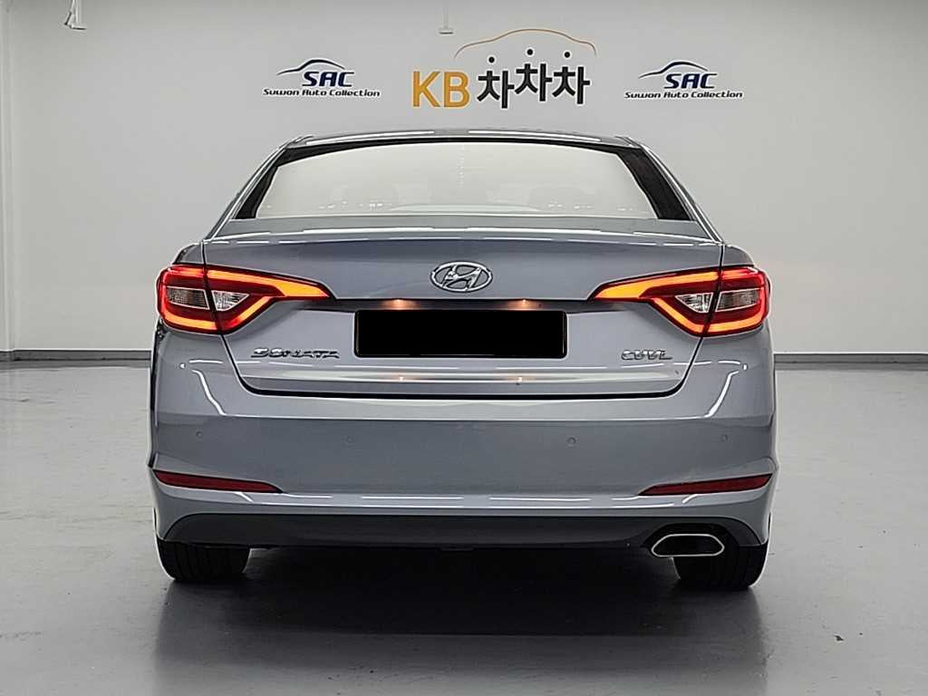 Hyundai Sonata — photo 03