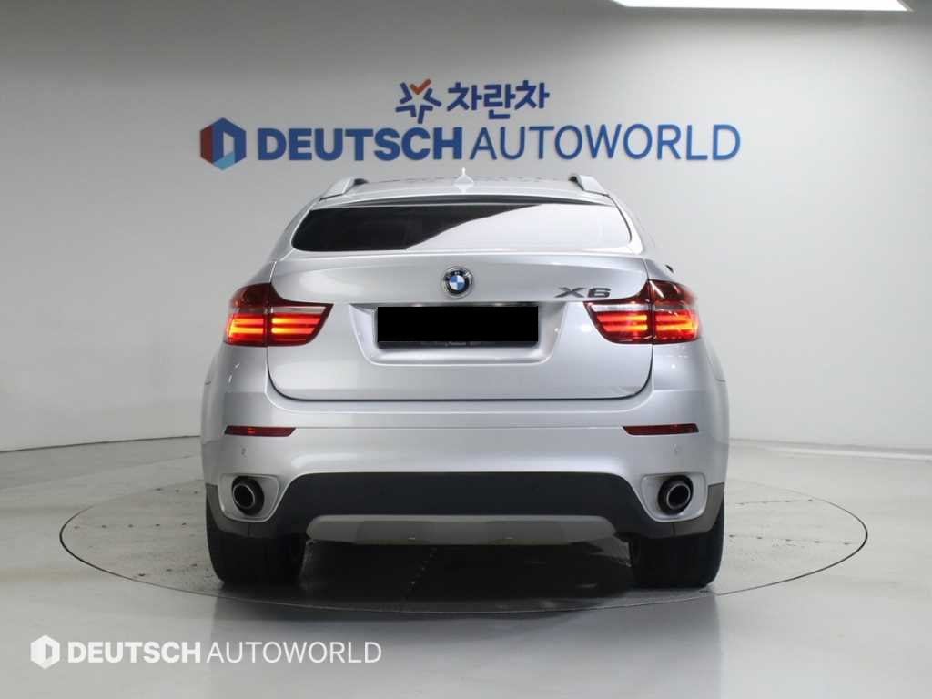 BMW X6 — photo 04