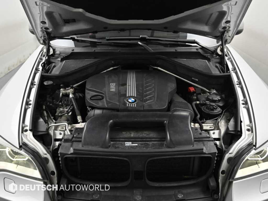 BMW X6 — photo 06