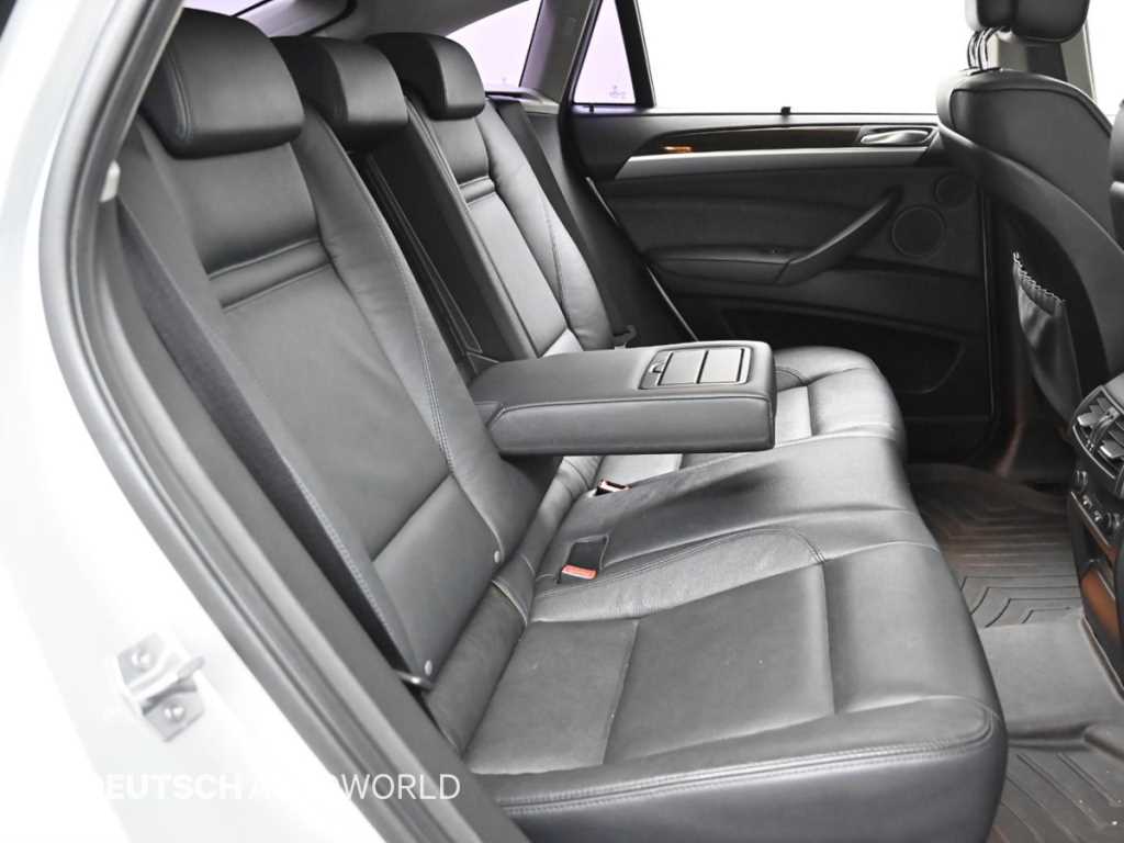 BMW X6 — photo 12