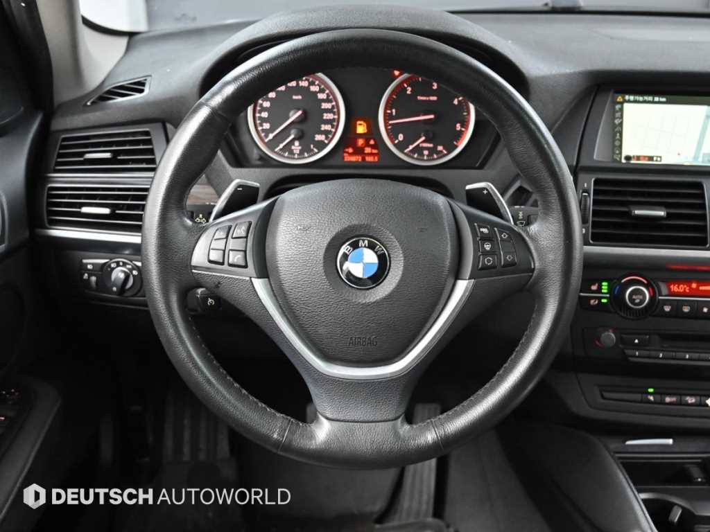 BMW X6 — photo 13