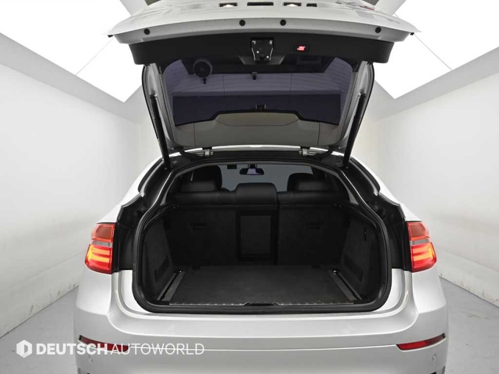 BMW X6 — photo 19