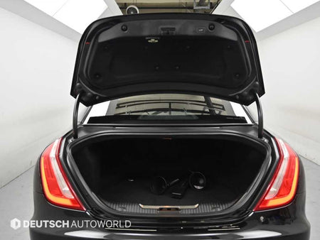 Jaguar XJ — photo 19