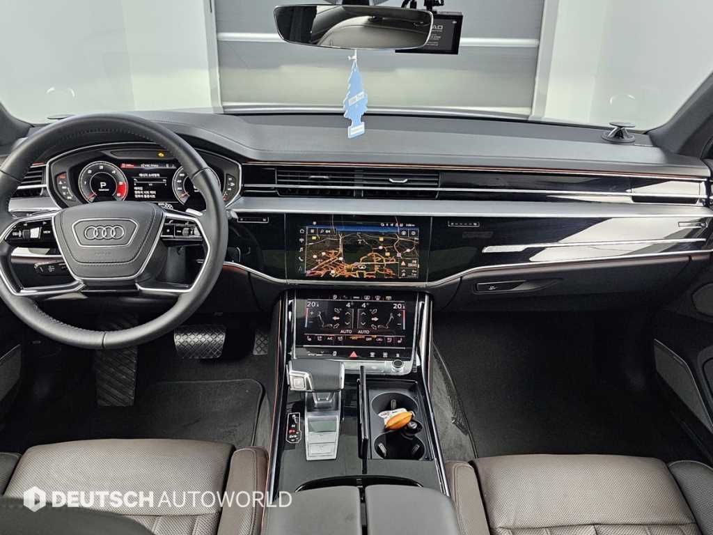 Audi A8 — photo 07