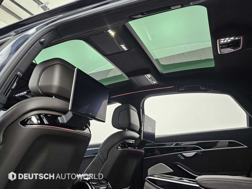 Audi A8 — photo 18