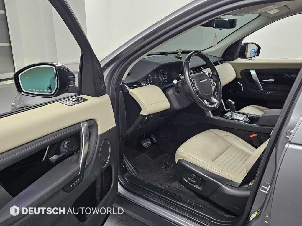 Land Rover Discovery Sport — photo 11
