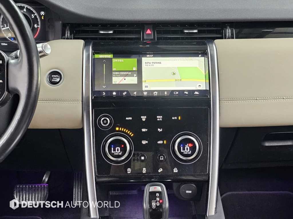 Land Rover Discovery Sport — photo 14
