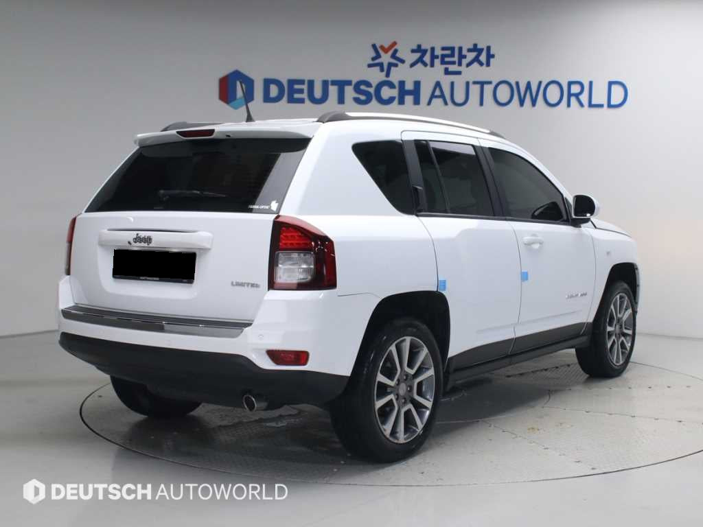 Jeep Compass — photo 02