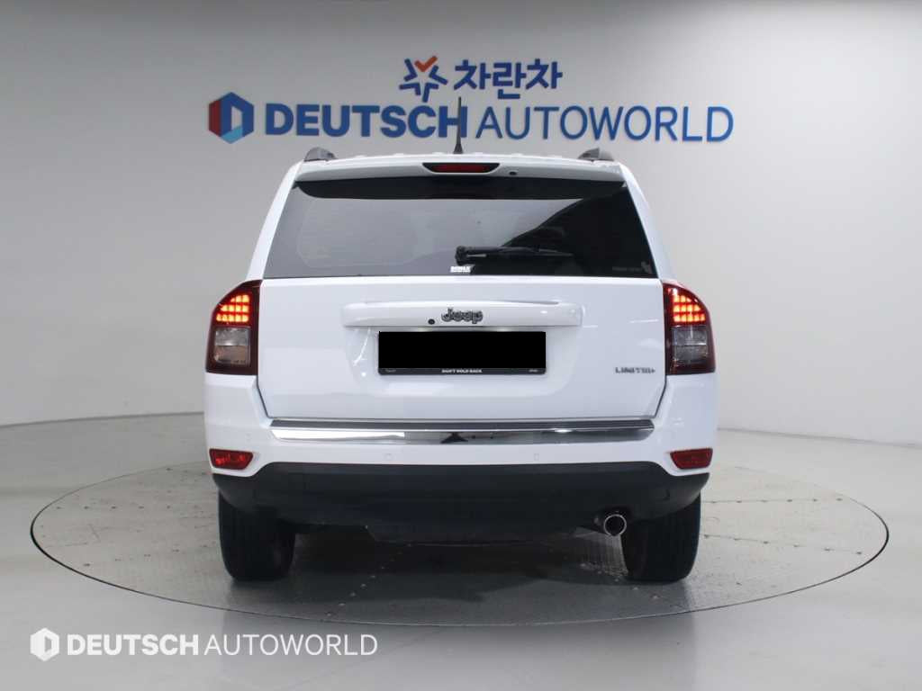 Jeep Compass — photo 04