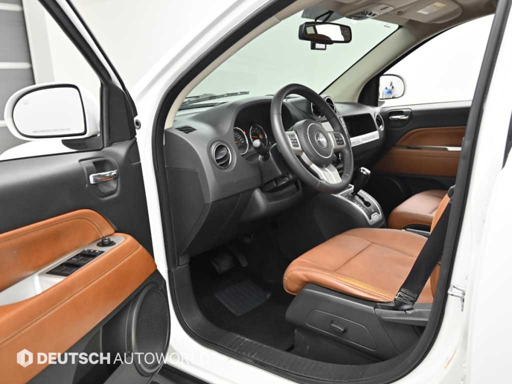 Jeep Compass — photo 11