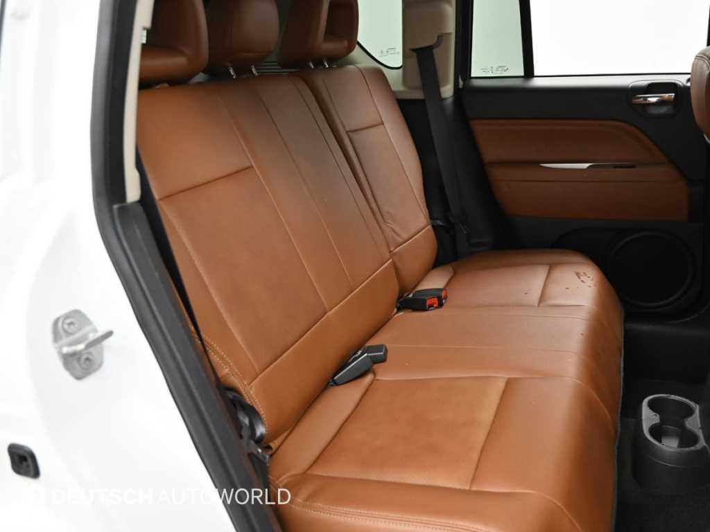 Jeep Compass — photo 12