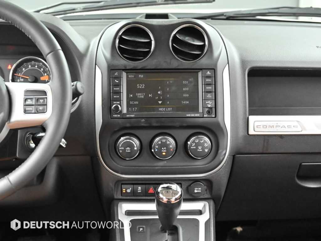 Jeep Compass — photo 14