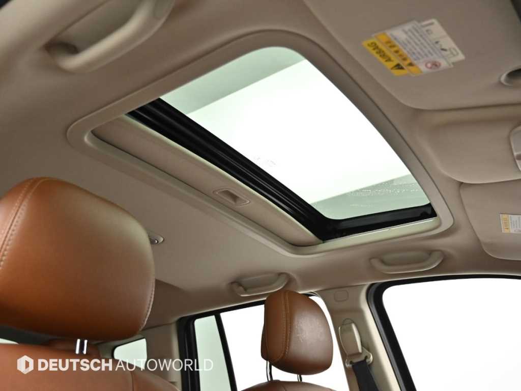 Jeep Compass — photo 18