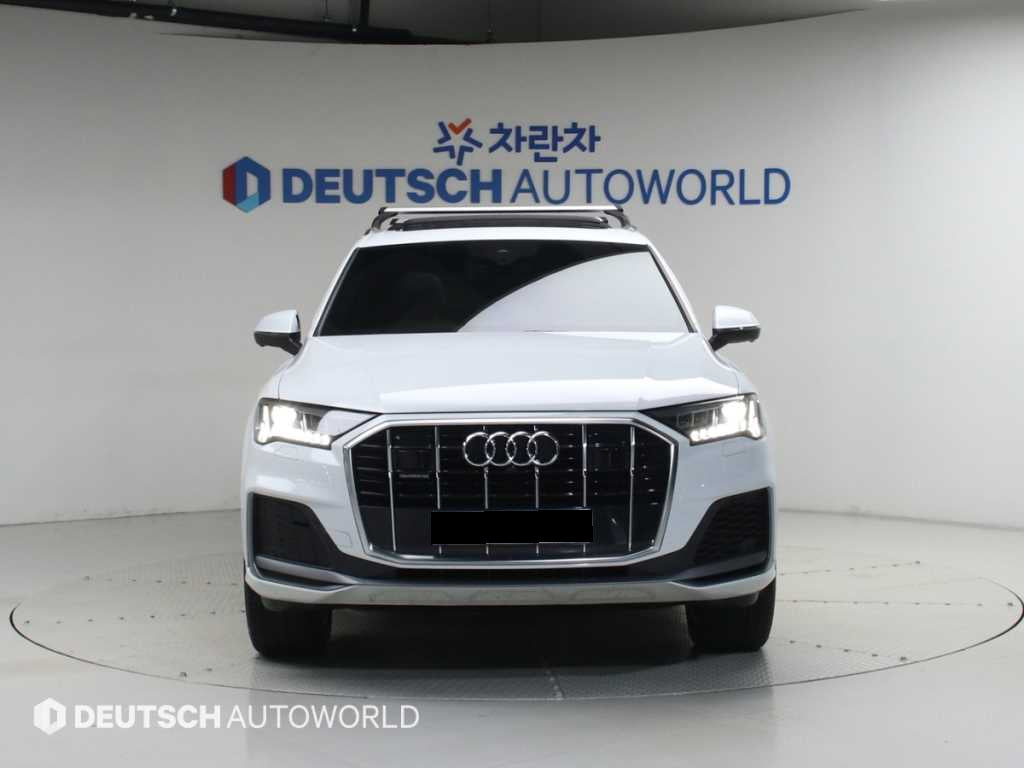 Audi Q7 — photo 03